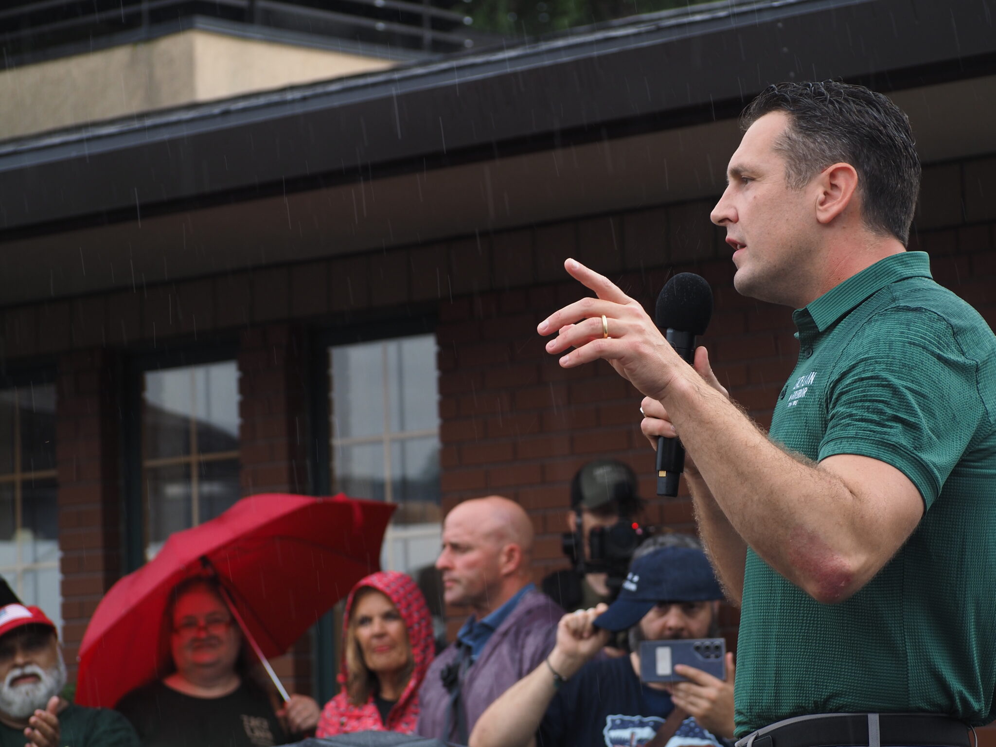 Lahn criticizes ‘personal attacks’ on residency, family in Iowa ...